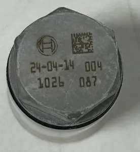 Клапан топливной галереи (MT500D,600D,700D, CH647C, MF7347S,7370) 1110010026/1110010026
