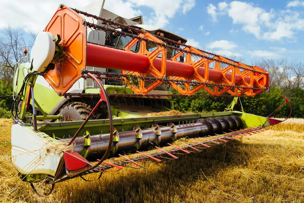 Как выбрать зерноуборочный комбайн: основные критерии выбора