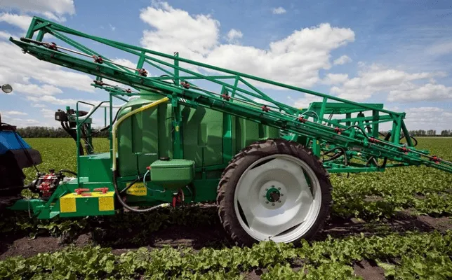Мелиоративные машины и сельхозтехника: для внесения удобрений и защиты растений