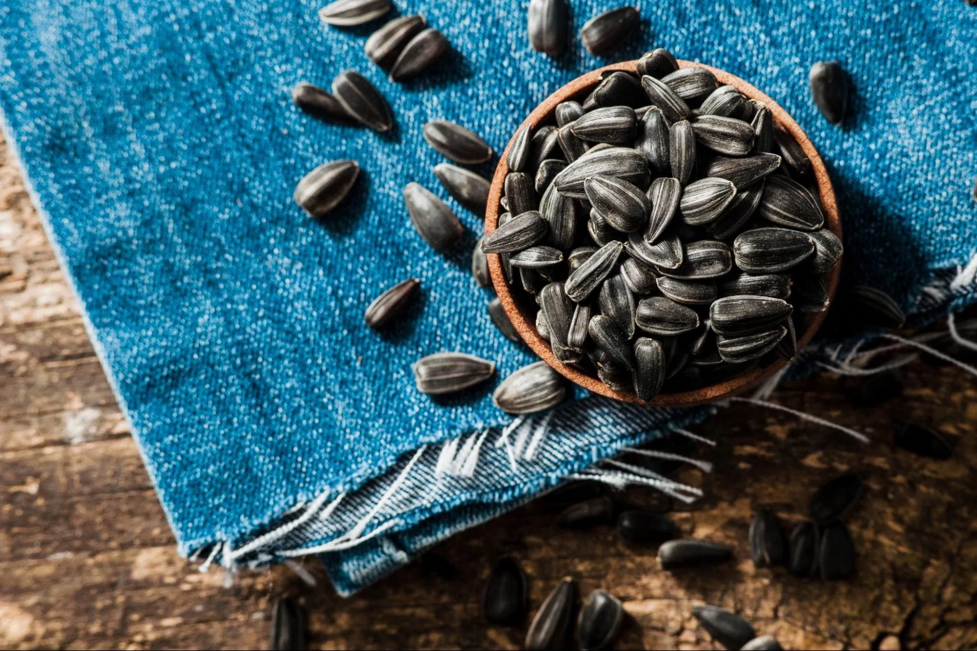 Подсолнечник: когда собирать и обрабатывать урожай, хранение собранного подсолнечника